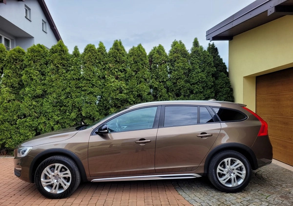 Volvo V60 Cross Country cena 59000 przebieg: 184000, rok produkcji 2016 z Opoczno małe 436